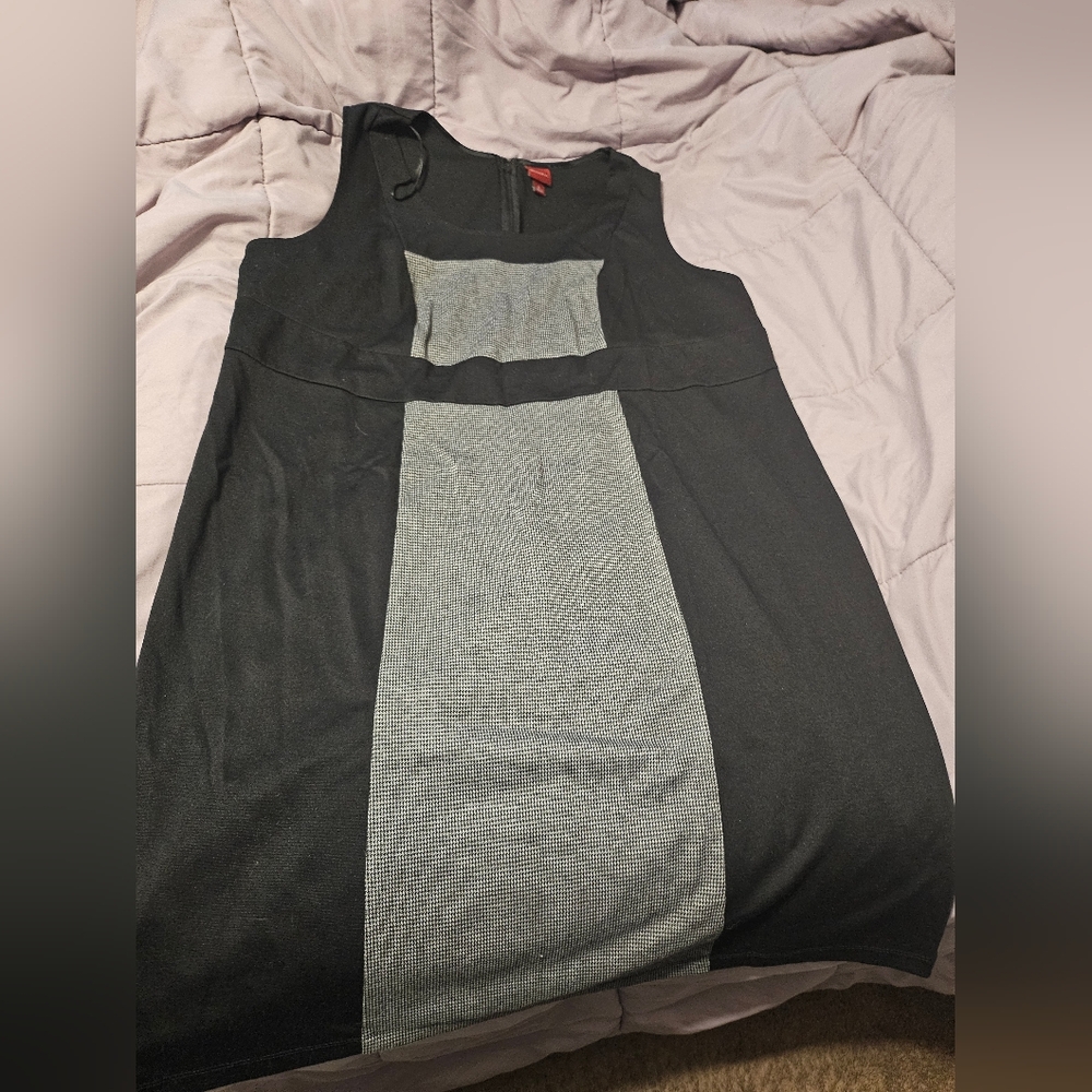 Chic Black and Gray Midi Dress